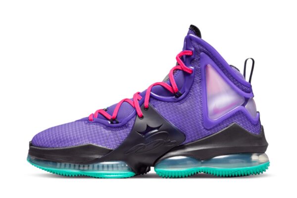 Nike LeBron 19