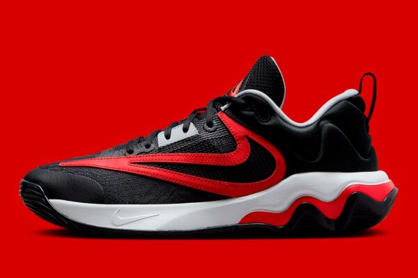 Nike Giannis Immortality 3