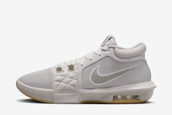 Nike LeBron Witness 8